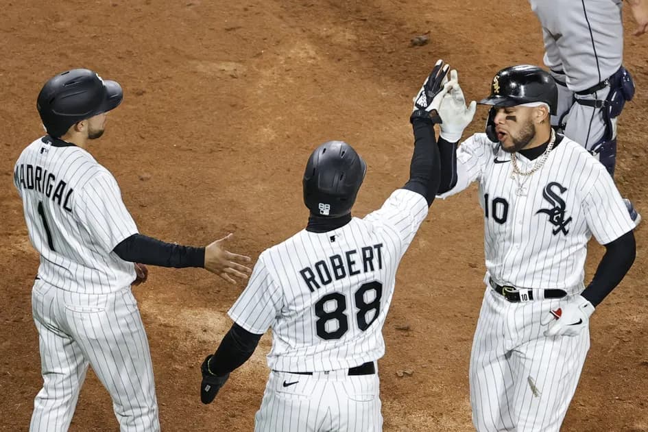 MLB Tuesday three-team mega parlay (+1504 odds): White Sox dominate again