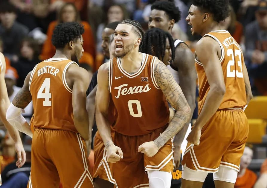 NCAA Tournament college basketball predictions & best bets for Elite Eight games today 3/26: Texas advances to Houston