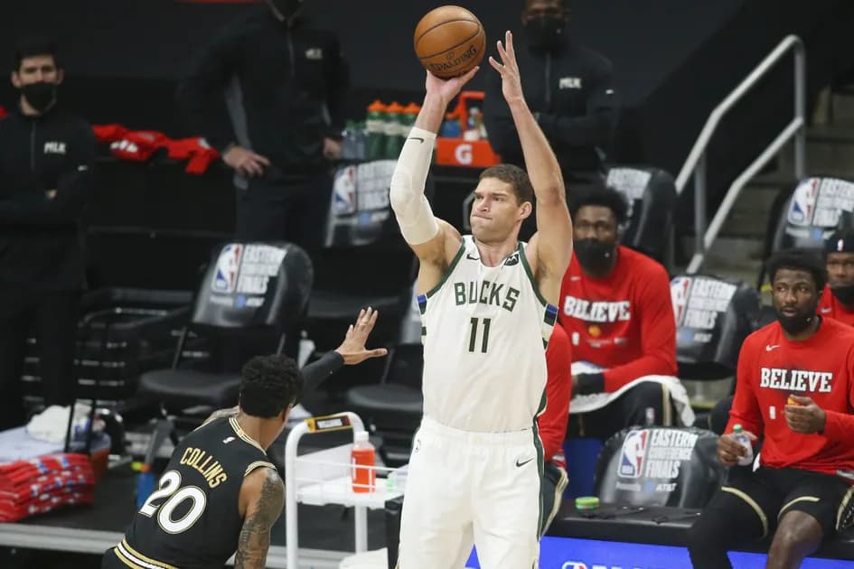 NBA Milwaukee Bucks vs LA Lakers Same Game Parlay picks: Brook Lopez dominates from three at +1043 odds
