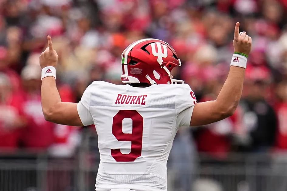 College Football Indiana Hoosiers vs Notre Dame Fighting Irish Same Game Parlay picks: Hoosiers spring the upset at +559 odds