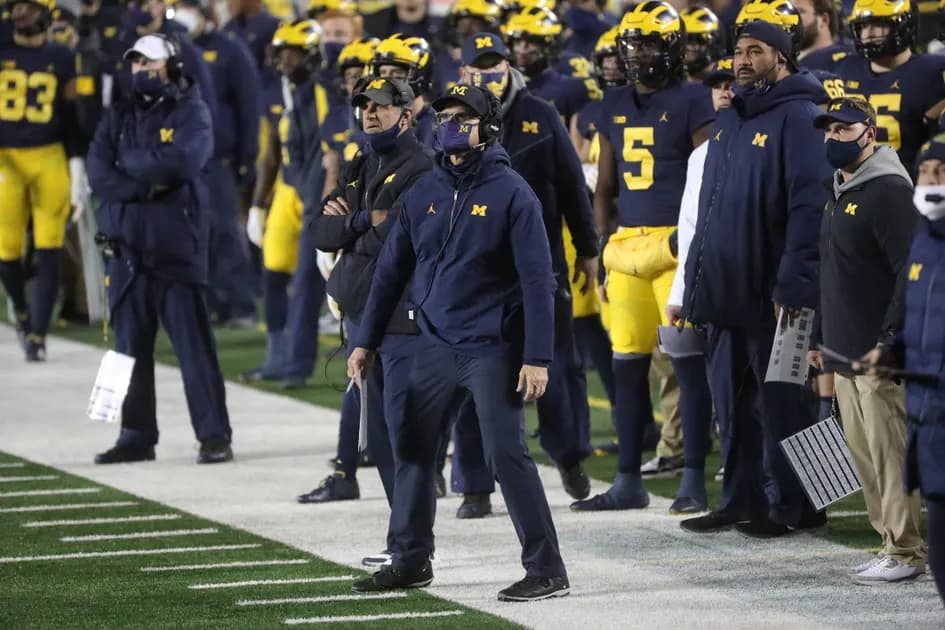 Best bets for Friday's college football bowl slate: Can Michigan keep the momentum going?