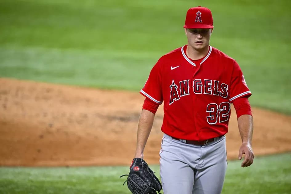 MLB picks Sunday 10/2: YRFI & NRFI best bets today - Rangers tear up Tucker Davidson