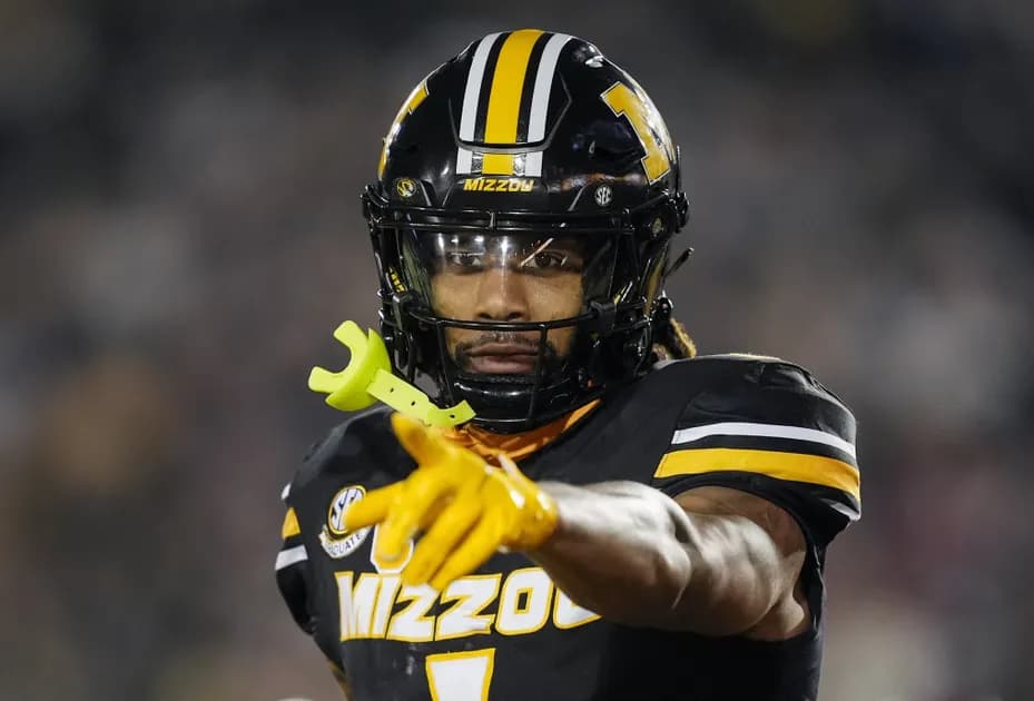 College Football Iowa Hawkeyes vs Missouri Tigers Same Game Parlay picks for Music City Bowl at +325 odds