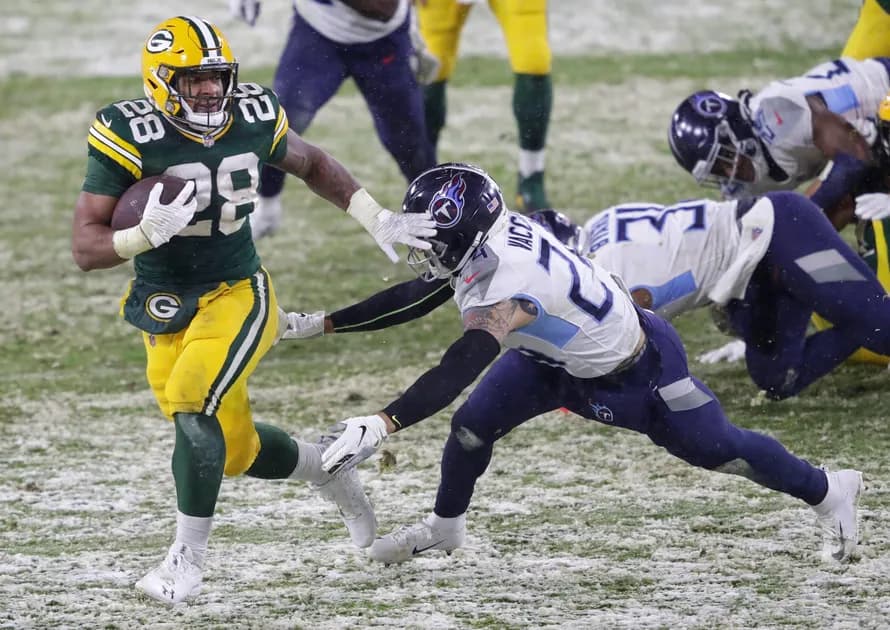 NFL TNF Tennessee Titans vs Green Bay Packers Same Game Parlay (+550 odds): Derrick Henry carries the Titans