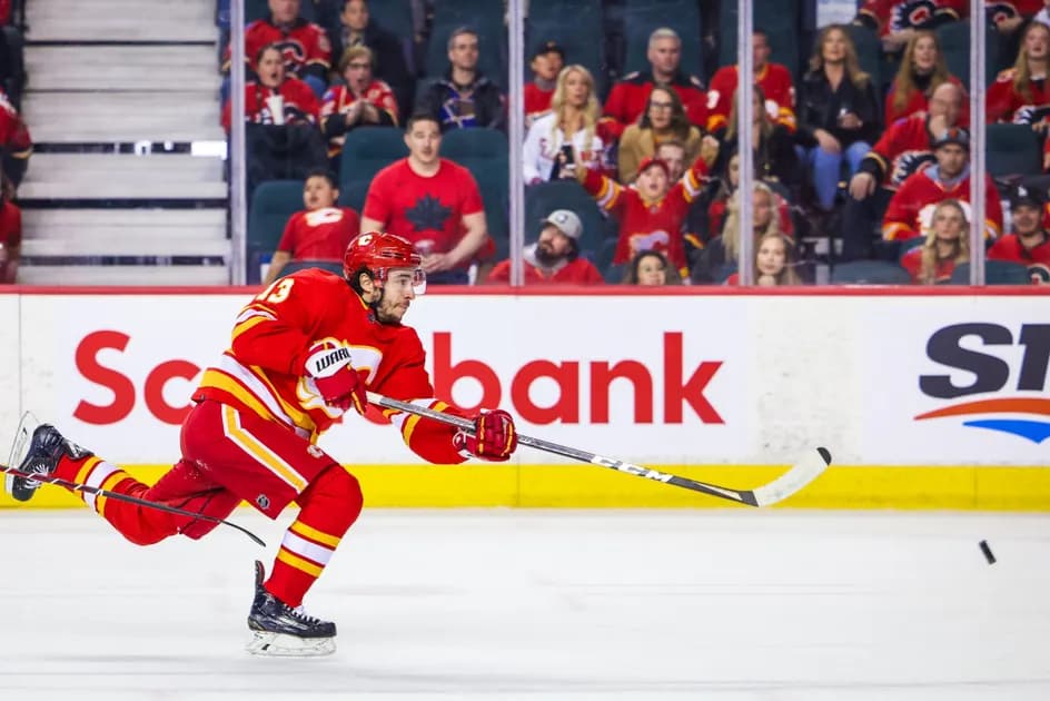 NHL Sunday mega parlay (+1124 odds): A 3-game slate full of offense