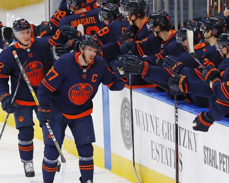 Tuesday NHL three-team mega parlay (+1154 odds): McDavid and Oilers look to remain hot