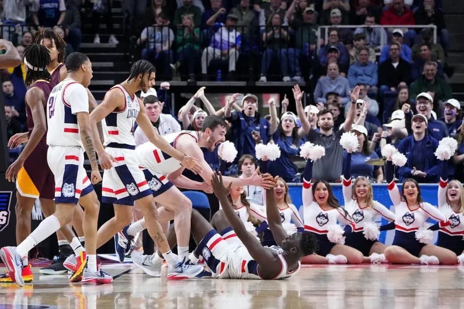NCAA Tournament Mega Parlay at (+720 odds) for second round Day 2: Huskies stay hot
