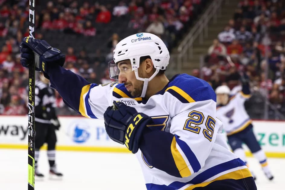 NHL Saturday parlay at mega (+902) odds, today 1/14: Blues battle through Lightning