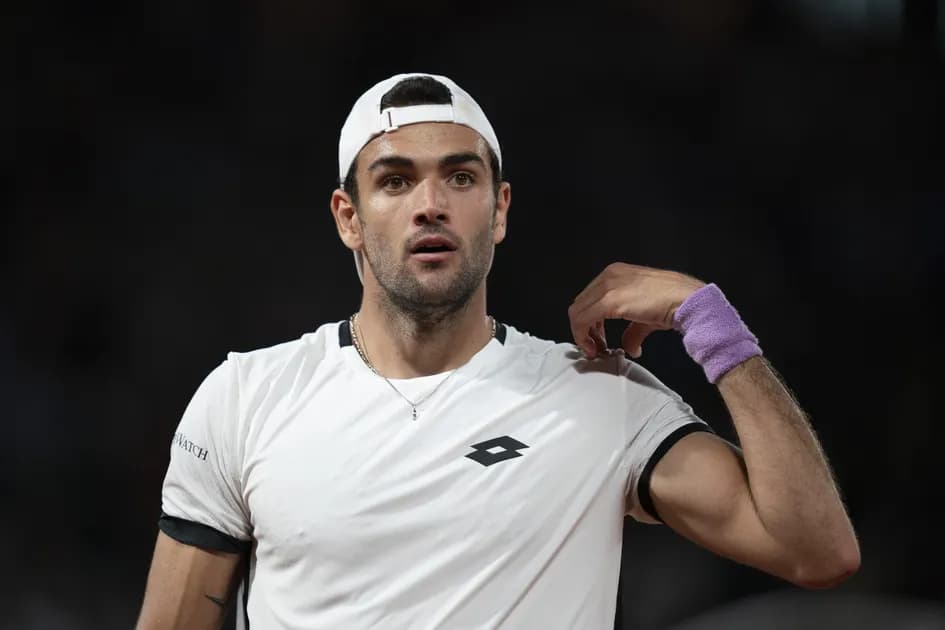 Wimbledon Tennis Day 2 Predictions, Picks & Best Bets: Matteo Berrettini in trouble right away