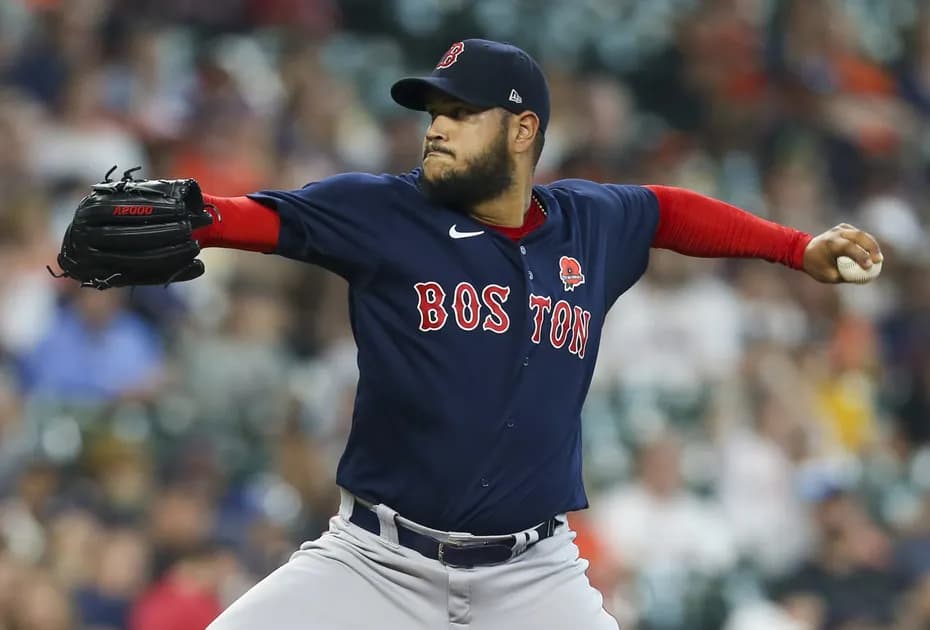 Best player props for Tuesday's MLB slate: Can the Rays sting Rodriguez?