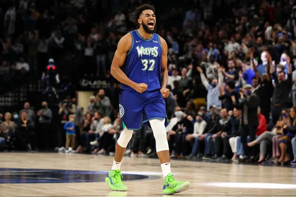 Best NBA player props for Saturday's slate: KAT looks to crash the boards