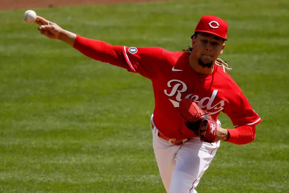 MLB Tuesday three-team mega parlay (+1611 odds): Reds to keep rolling