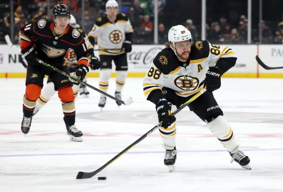 Best NHL prop bets for today, 1/22 - Pair of Bruins bash the Sharks