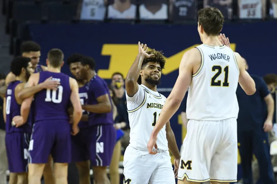 Tuesday college basketball five-team mega parlay (+2589 odds)