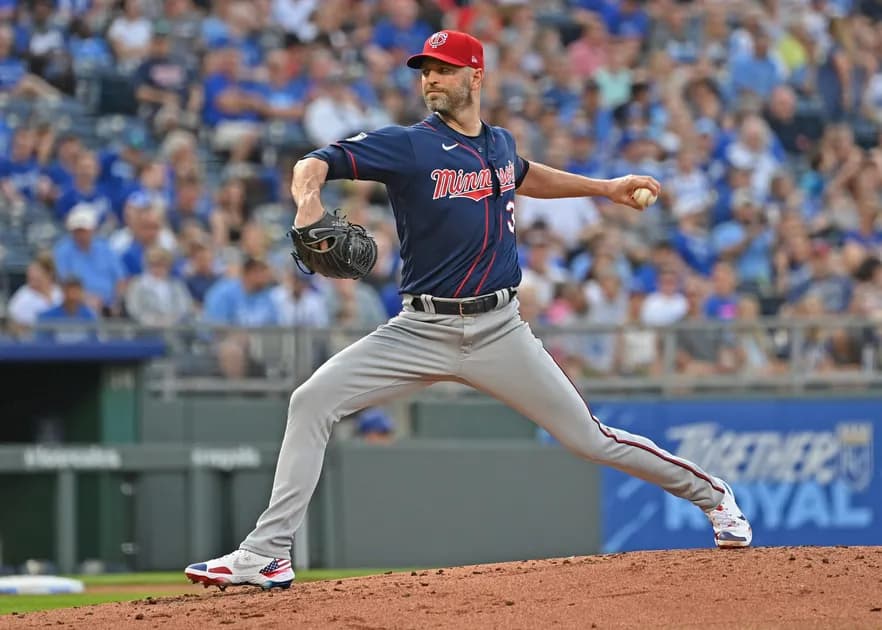 Best player props for Thursday's MLB slate: Hapless Happ