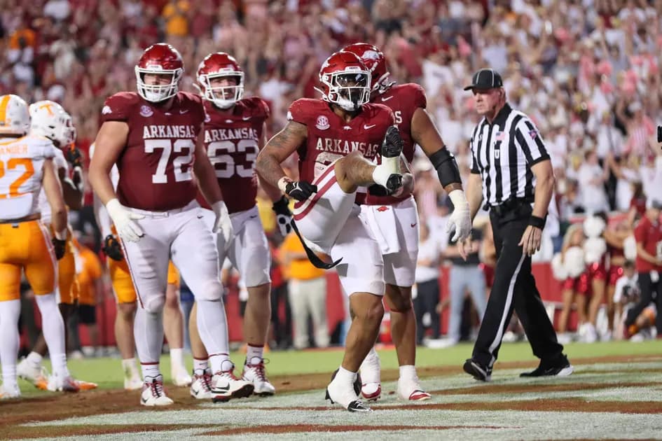 College Football Week 8: Saturday Best Bets Incl. LSU vs Arkansas & Miami vs Louisville