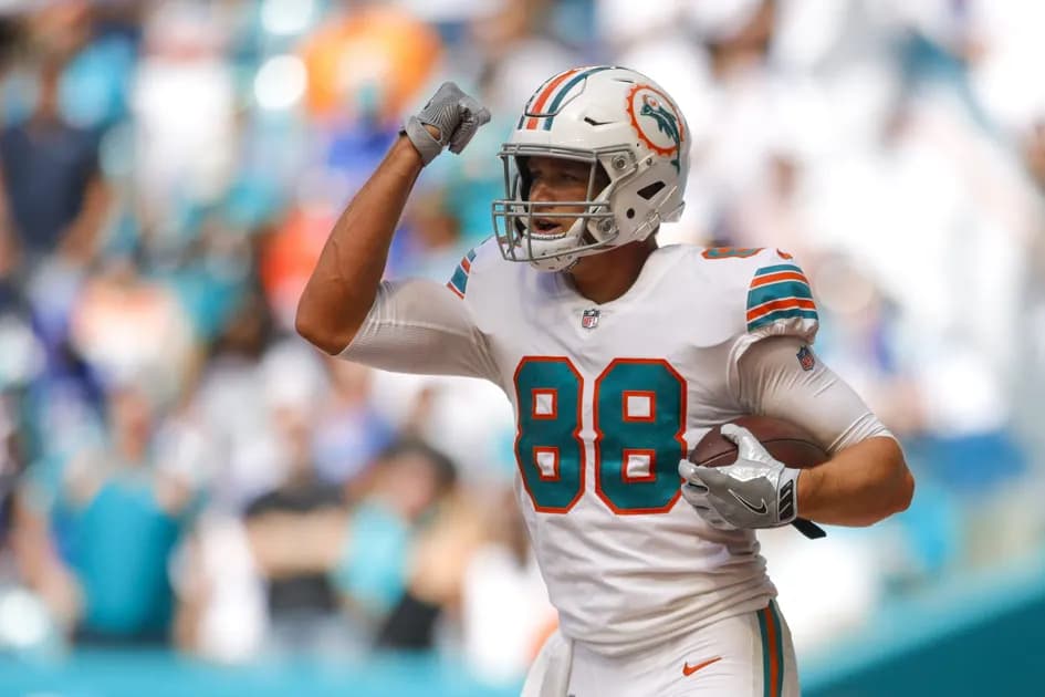 Best NFL player props for Week 5: Gesicki burns Buccaneers