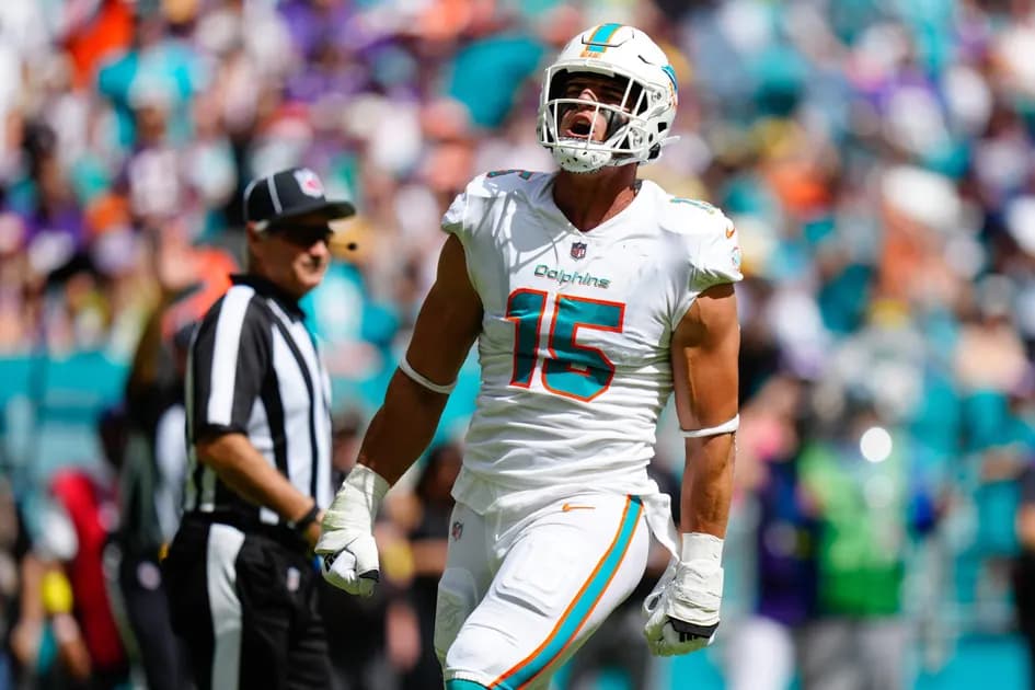 Pittsburgh Steelers vs Miami Dolphins predictions, odds, spreads & betting lines for SNF: Tua Tagovailoa's long awaited return