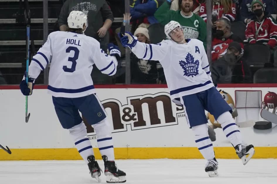 Best player props for Monday's NHL slate: Marner can get eighth straight goal