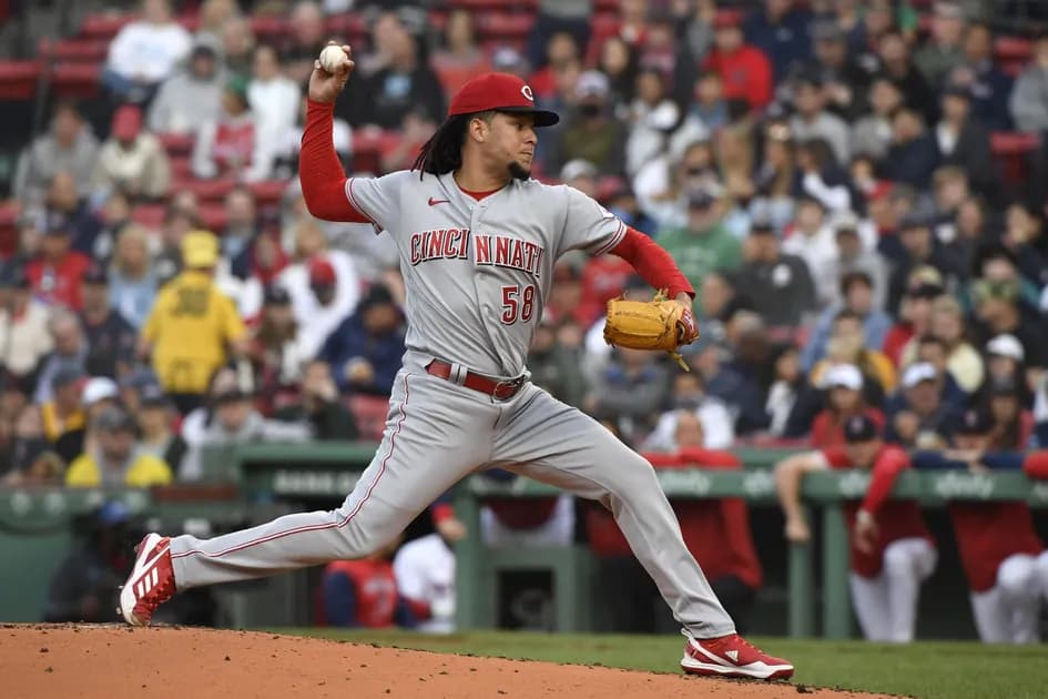 MLB Sunday three-team mega parlay (+1147 odds): Rare win for Reds