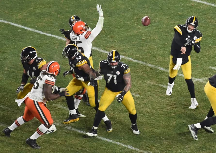 NFL Playoffs Wild Card reaction: Steelers get embarrassed, major questions await