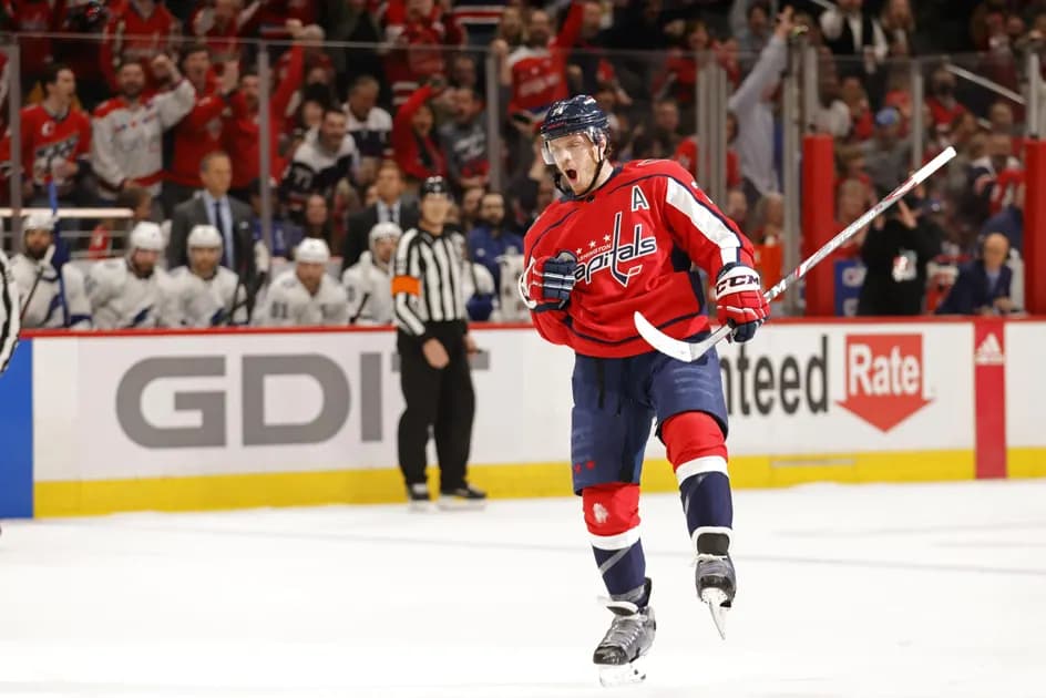 Best player props for Friday's NHL slate: Carlson comes through