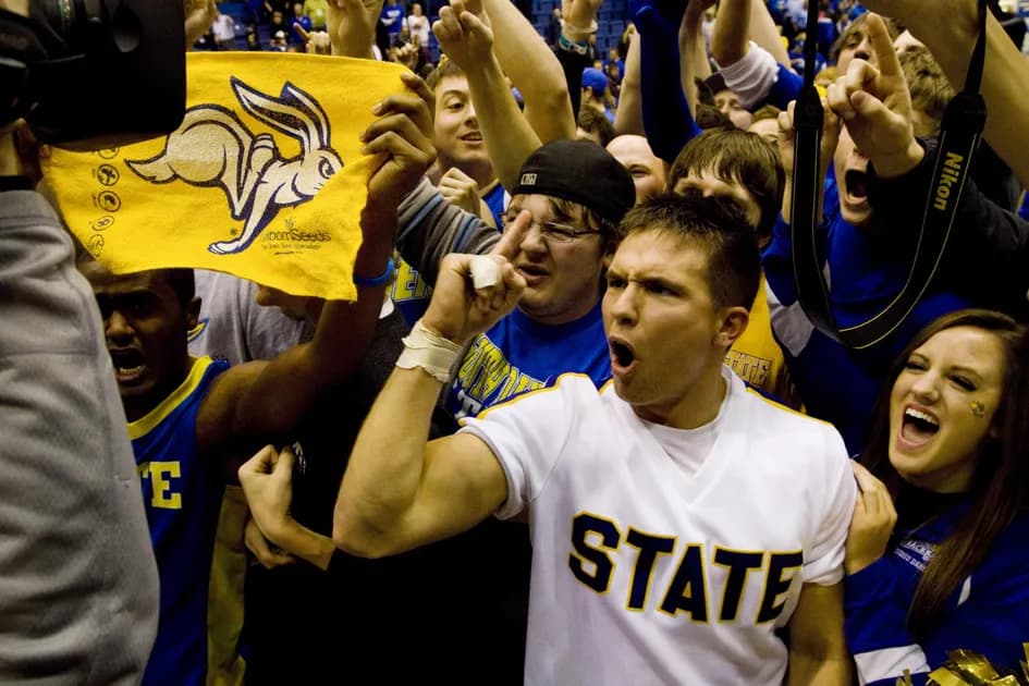 College basketball Tuesday mega parlay (+1055 odds): Jacksonville and the Jackrabbits