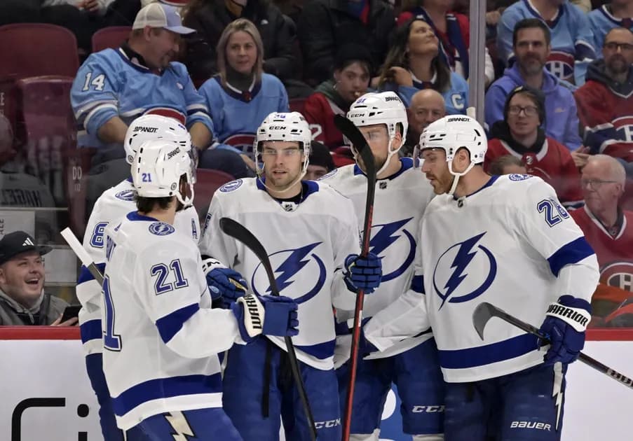 NHL Sunday mega parlay (+1109 odds) today, 2/27: East stays hot