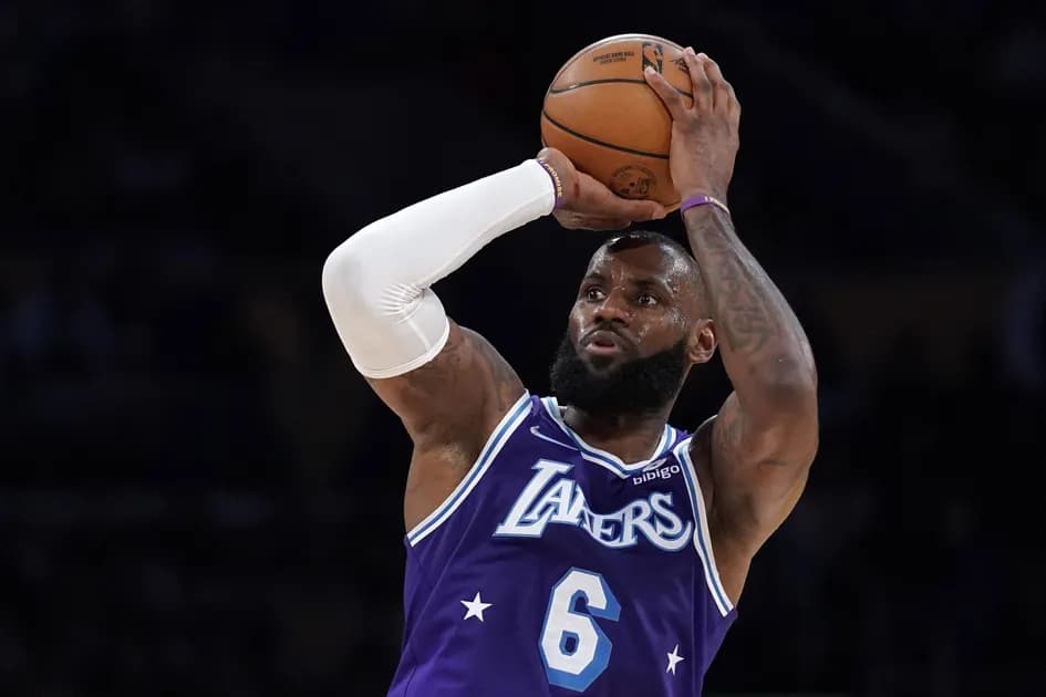 NBA Thursday same game parlay (+638 odds): Los Angeles Lakers vs Los Angeles Clippers