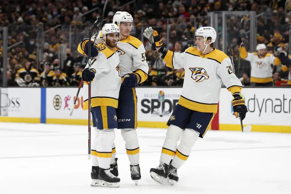 NHL Tuesday mega parlay (+720 odds): Two unders and a puck line