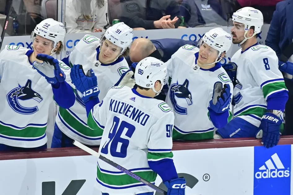 Best NHL Parlay Picks Today, Thursday 1/18: 3-Leg Parlay at mega +911 odds - Canucks crush the Coyotes