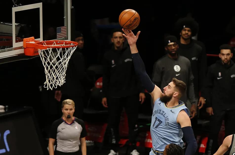 Best player prop bets for Monday's NBA slate: Valanciunas poised to stomp on the Raptors