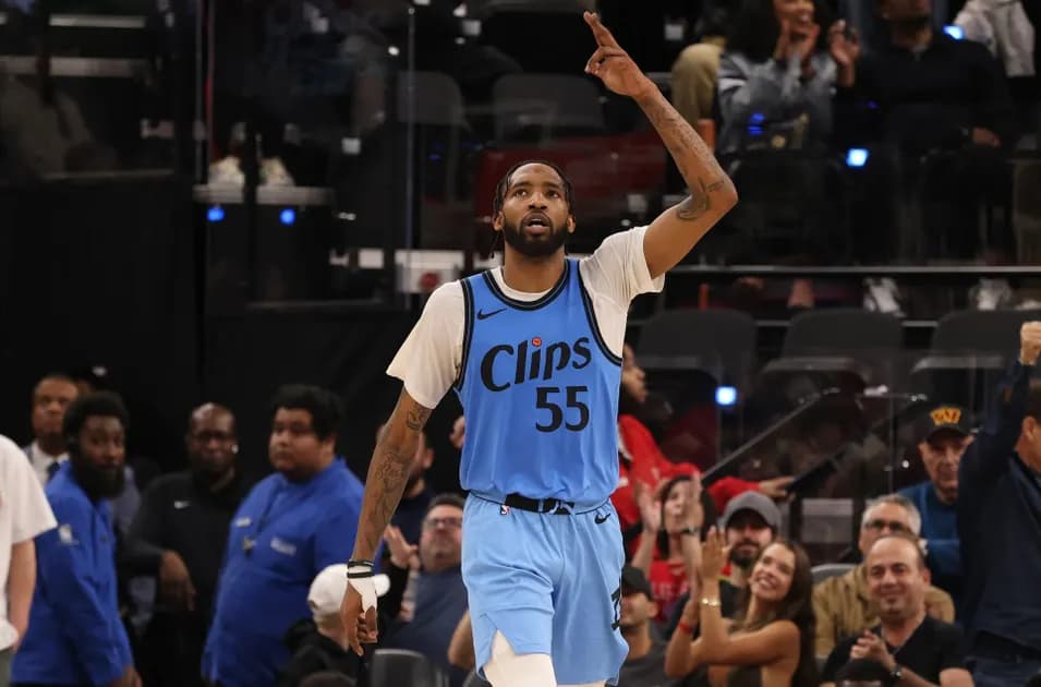 Today's Best NBA Prop Bet Picks & Predictions, Sunday 2/2: Derrick Jones Jr. rebounding ladder