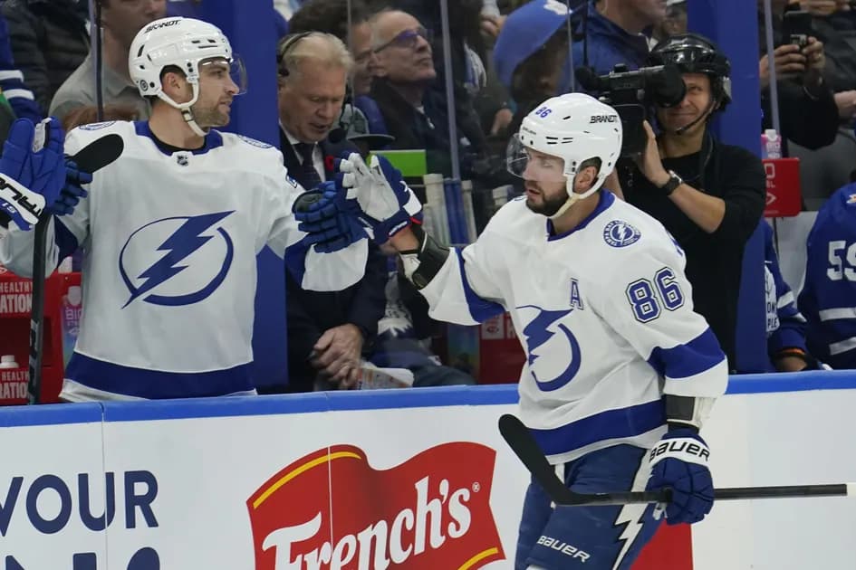 Today's best NHL prop bet picks & predictions, Tuesday 11/14: Plus money value for superstars
