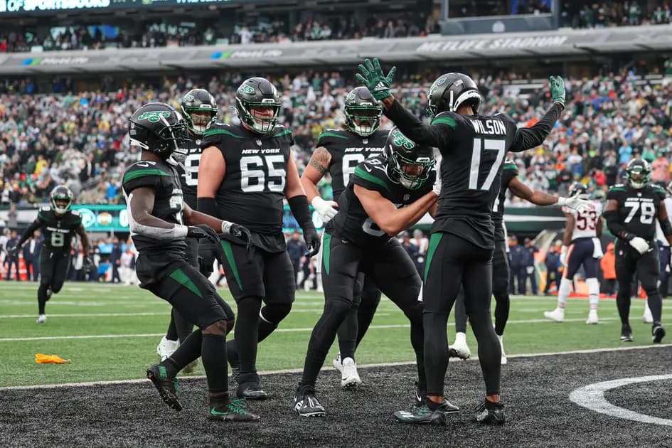 NFL AFC East Predictions, Odds & Season Projections 2023: Can Aaron Rodgers and the Jets be contenders?