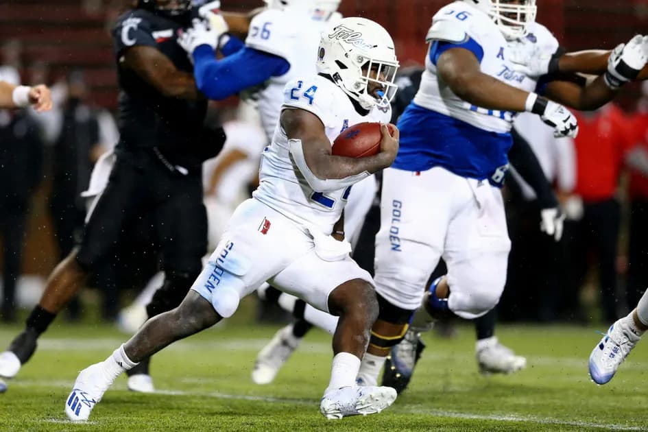 College Football parlay picks: Three-game parlay (+2384) for Thursday's Bowl Games