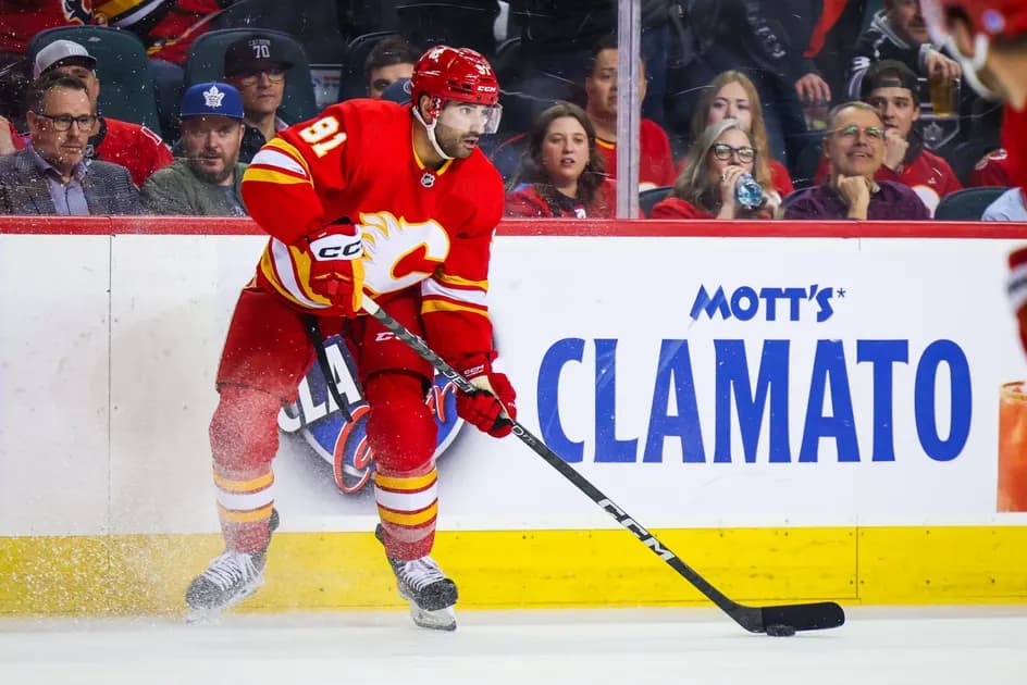 Best NHL prop bets for today, 4/8 - Nazem Kadri carves up the Canucks