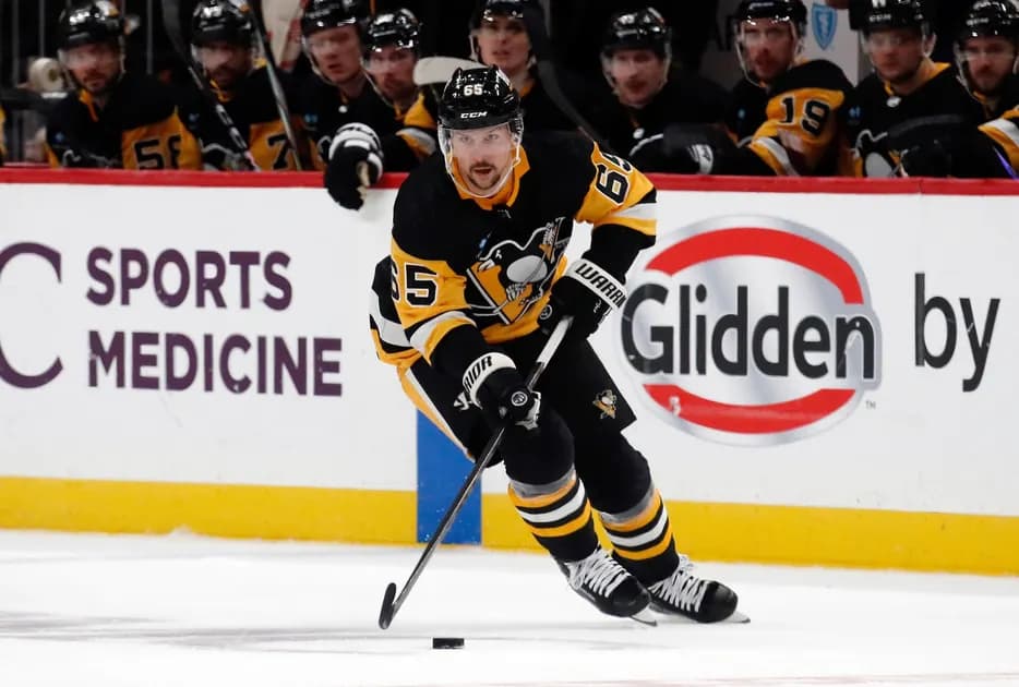 Today's Best NHL Prop Bet Picks & Predictions, Monday 12/18: Erik Karlsson and Matt Duchene have big nights