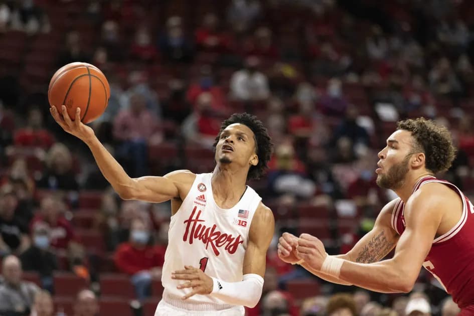 College basketball Thursday three-team mega parlay (+1878): Corn will be husked