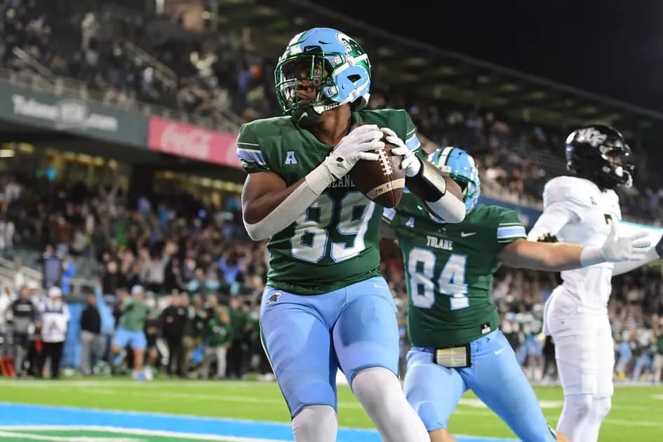 College football Week 13 Friday parlay at mega (+971) odds: Ride the Green Wave
