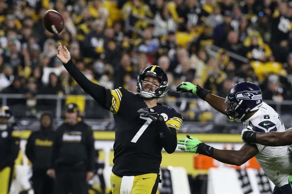 Sunday Night Football reaction: Steelers escape, but future looks bleak
