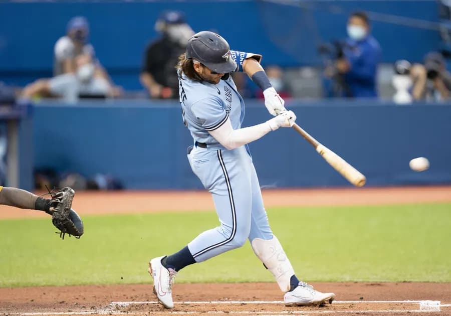 MLB Saturday three-leg mega parlay (+885 odds): Blue Jays to roll A's