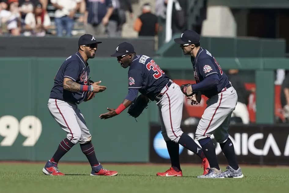 Four-pick cross-sport parlay for Tuesday (+1009): MLB and KBO picks