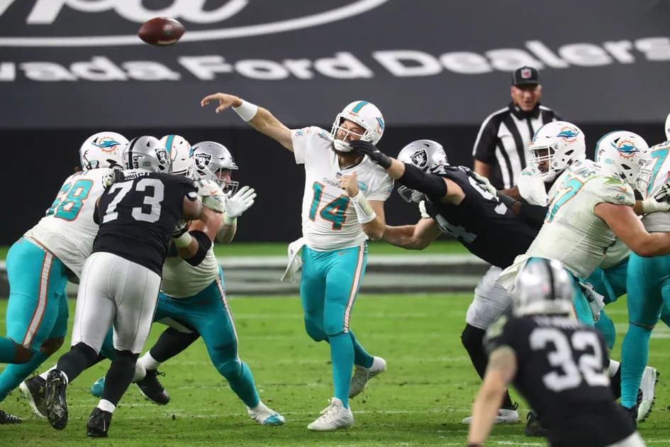 Saturday NFL reaction: Raiders deservedly eliminated on ugly day of football