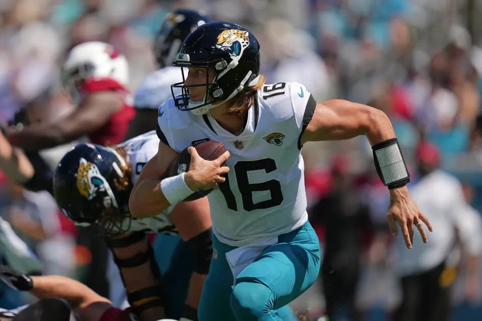 Best NFL Week 15 Sunday player prop bet picks & predictions: Trevor Lawrence on the move