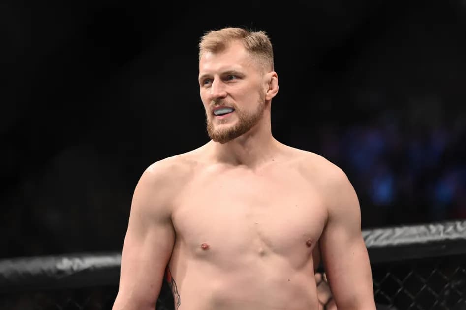 UFC Fight Night 221: Petr Yan vs Merab Dvalishvili predictions & four-fight parlay (+500 odds): Volkov and Romanov ends quickly