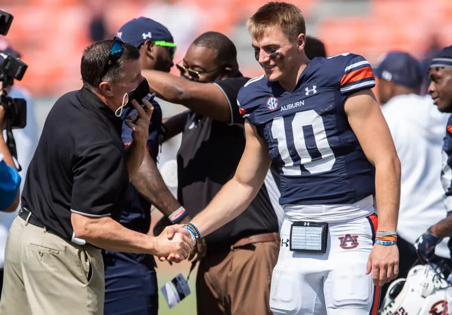 Best CFB player prop for the Week 3 slate: Nix limps home