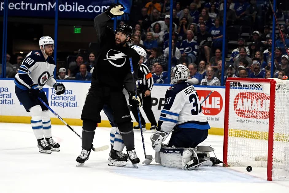 NHL Friday parlay at mega (+863) odds, today 1/6: Jets fall to the Lightning storm