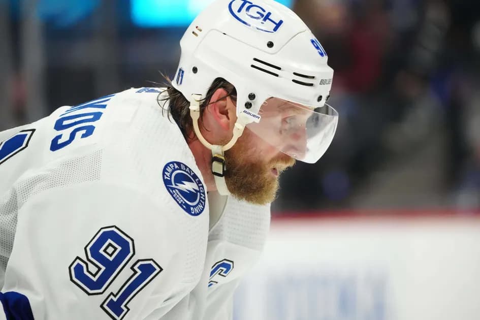 NHL Colorado Avalanche vs Tampa Bay Lightning same game parlay at (+575 odds) - Steven Stamkos lifts the Lightning in Game 6