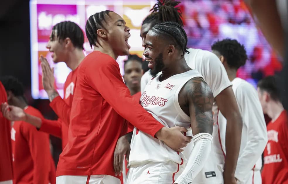 NCAA Tournament Sweet 16 Day 2 best bets from college basketball expert John Martin: Houston rises to the occasion